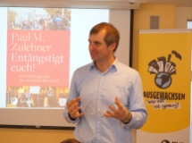 Dr Martin Schneider beim Studienteil Solidarität in Passau